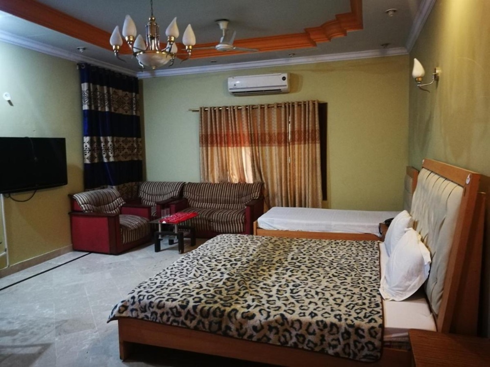 Room image 3